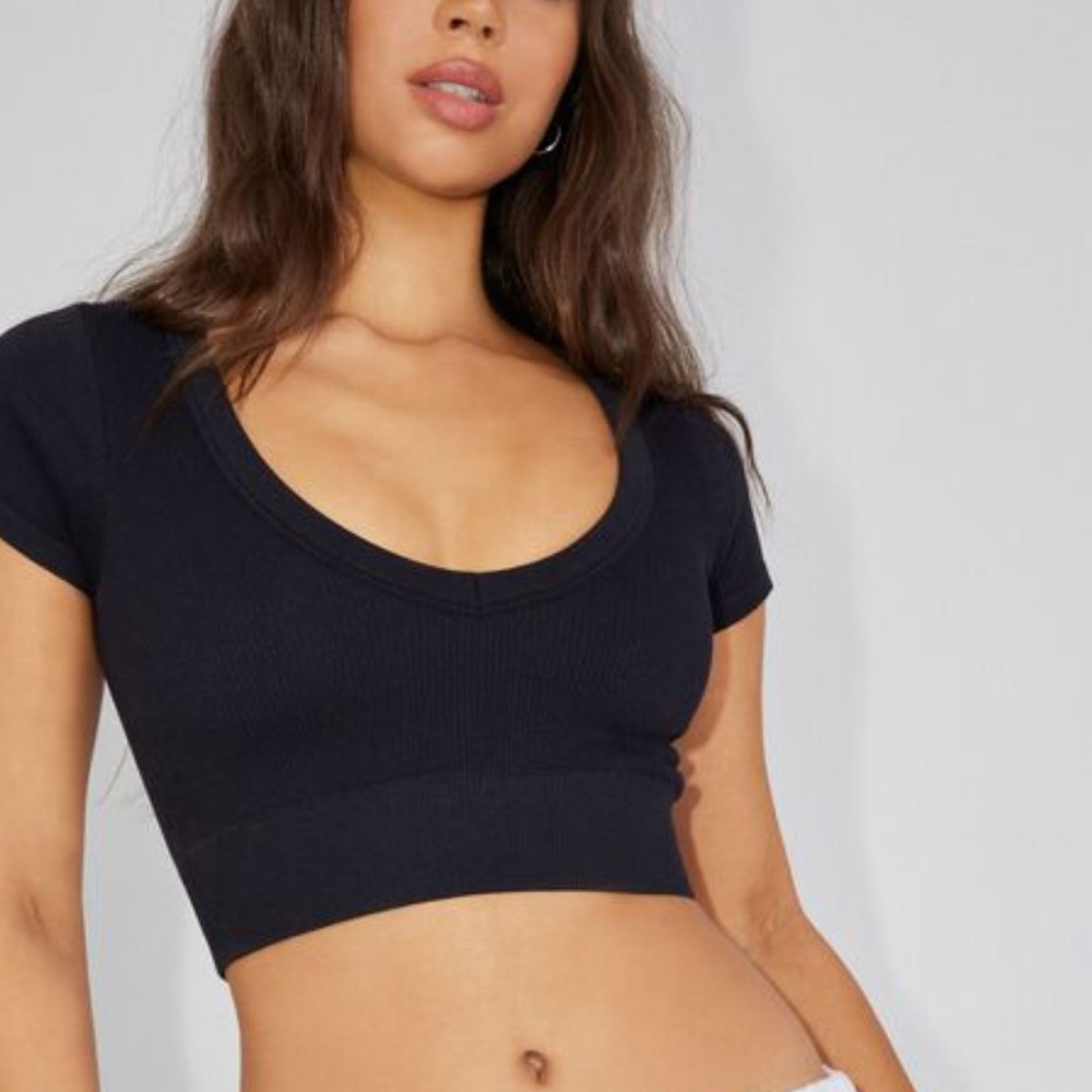 GARAGE Seamless black crop top